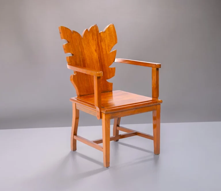 Antique Arm Chair Leaf Type in Teak Wood