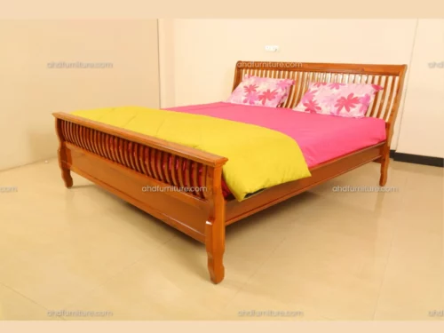 Head Slopped Reaper Work Queen Size Bed in Teak Wood