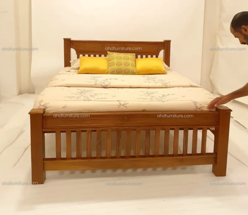 N3 Queen Size Bed in Teak Wood