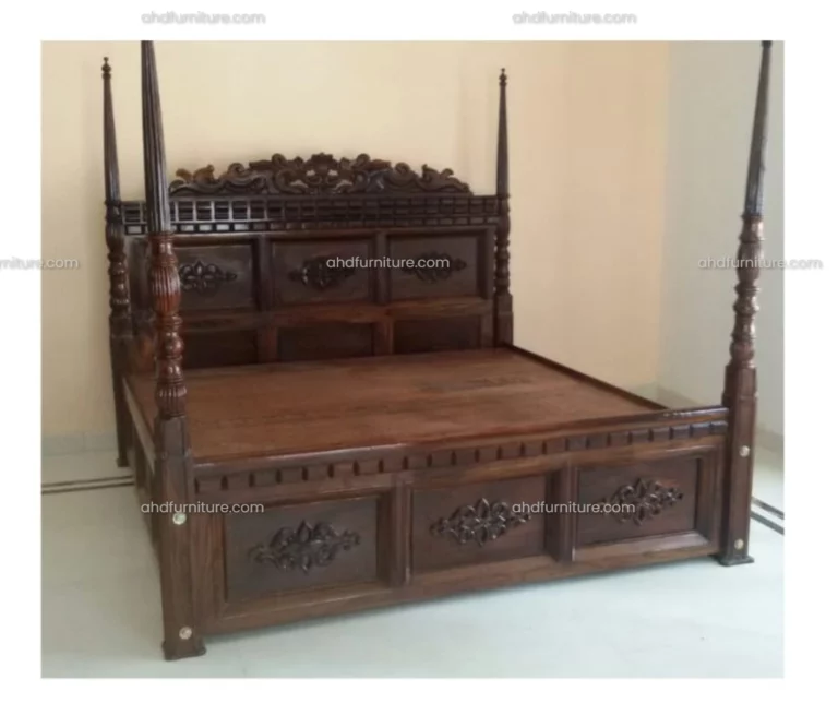 Poster Cot with Carving Queen Size Bed in Rosewood