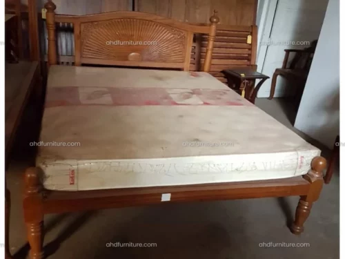 Sun Carved Queen Size Bed in Teak Wood