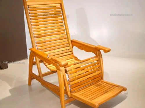 Darcy Easy Chair In Teak Wood
