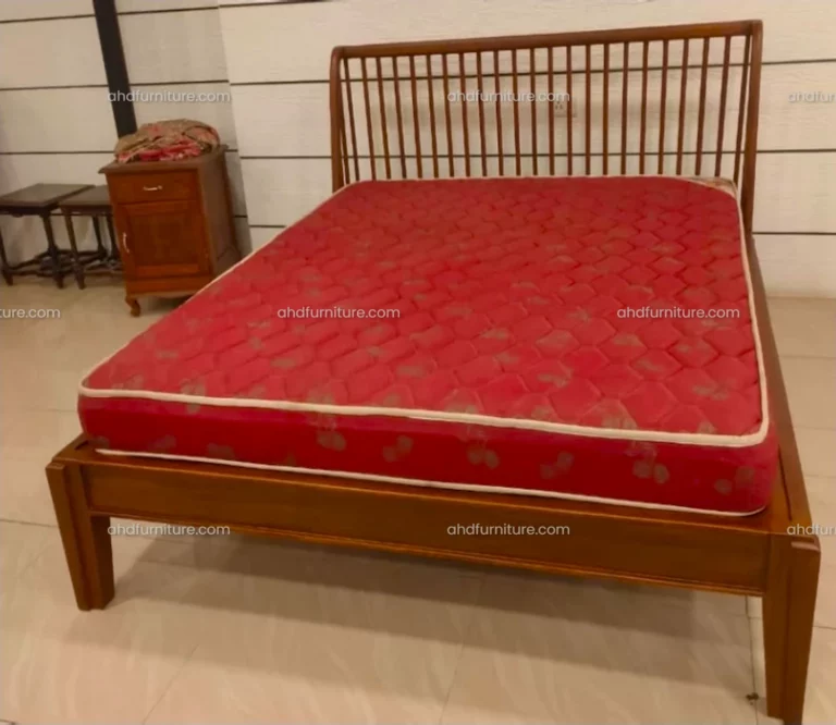Cot Lisa Double Size Bed in Mahogany Wood