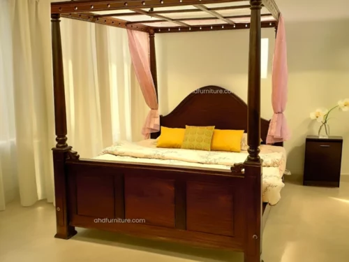 Poster Cot Queen Size Bed in Mahogany Wood