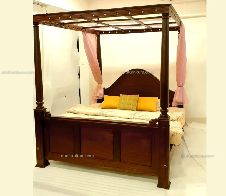 Poster Cot Queen Size Bed in Teak Wood