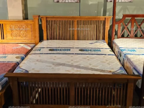 Elisa Queen Size Bed In Mahogany Wood