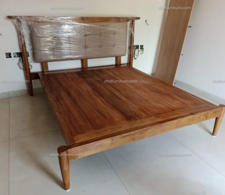 Forte Queen Size Bed In Mahogany Wood