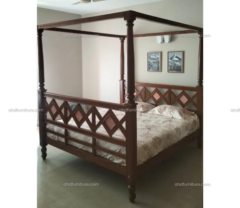 Isabella Queen Size Poster Cot With Tile In Teak Wood